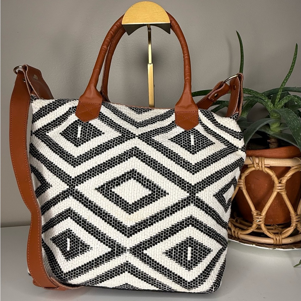 Rachel Zoe × Tribe Alive Geometric Woven Tote Bag Black White Tan Leather Straps - Picture 4 of 16